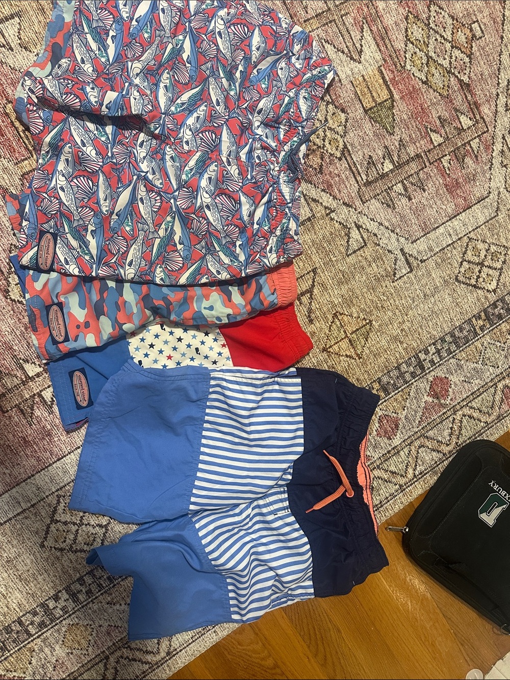 Vineyard Vines Red, Blue & White Printed Swim Trunks all 4 for
30